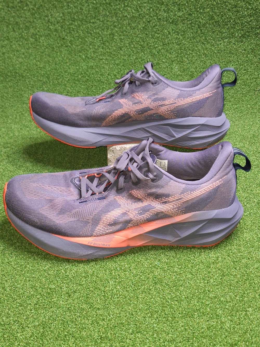 Asics Novoblast 5 Men's Size 13 Running Shoes Greyish Purple Coral Reef